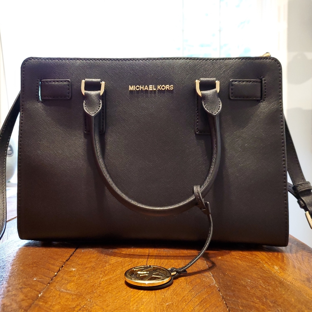 Med Michael Khors Purse